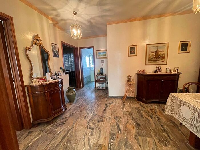 Appartamento con 6 locali in vendita in Via Torricelli Ferrovieri, Reggio Calabria