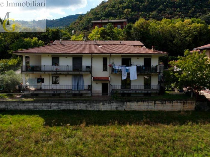 Appartamento con 5 locali in vendita in via comuni, Centro, Badia Calavena