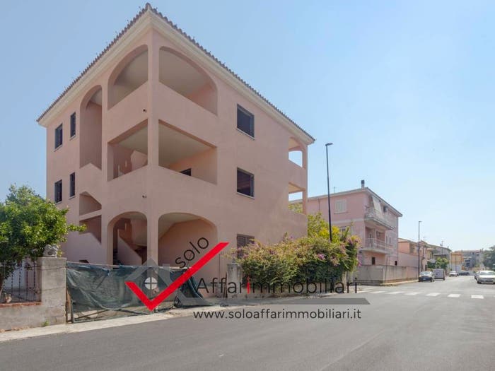Appartamento con 6 locali in vendita in Via Giordano Bruno, San Nicola, Olbia