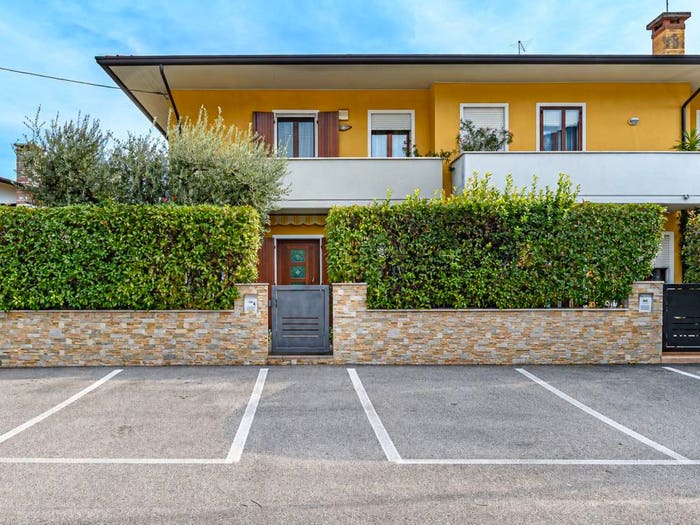 Casa quadrilocale in vendita in Via Alessandro Manzoni, Pove del Grappa