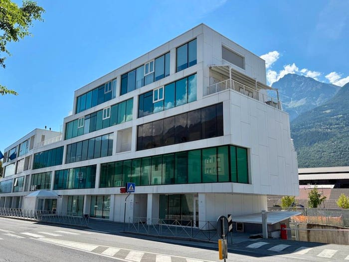 Appartamento trilocale in vendita in Via Giorgio Carrel, Centro, Aosta