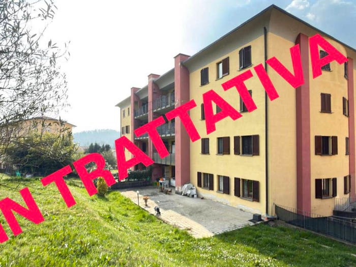 Appartamento quadrilocale in vendita in Via Carducci, Centro, Pontida