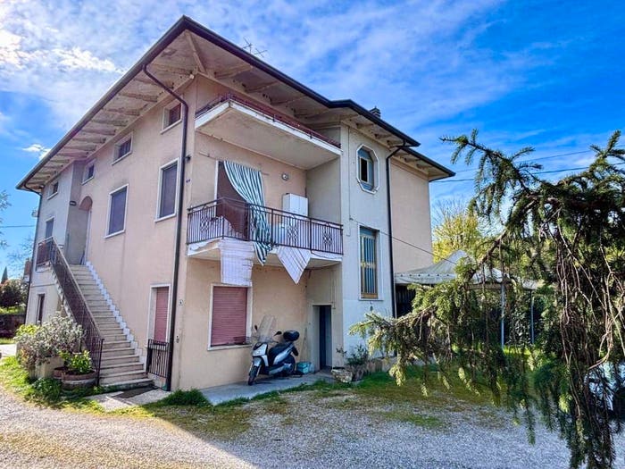 Casa con 6 locali in vendita in Ponti sul Mincio