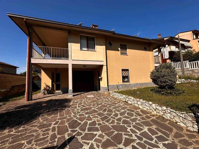 Casa con 6 locali in vendita in Via Delle Vignole, Centro, Miradolo Terme