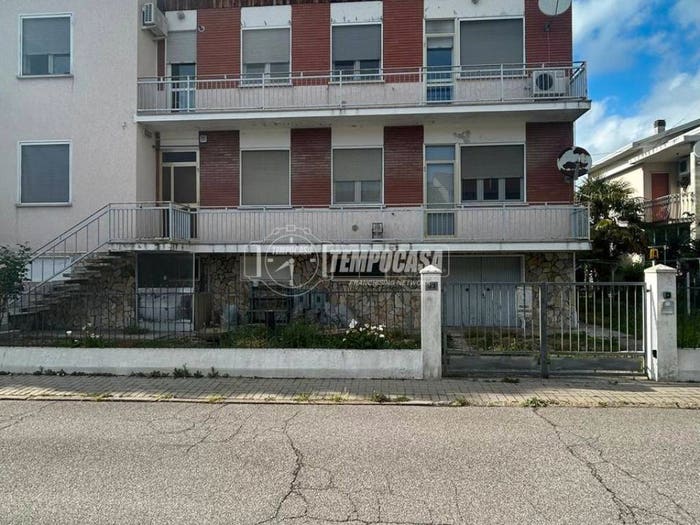Appartamento con 6 locali in vendita in Via Castello, Massa Fiscaglia, Fiscaglia
