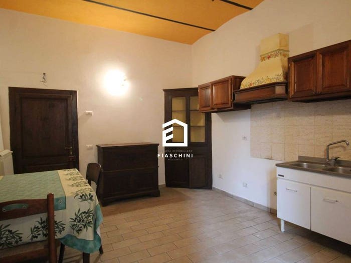 Appartamento trilocale in vendita in Via del Centro, Centro, Montecchio