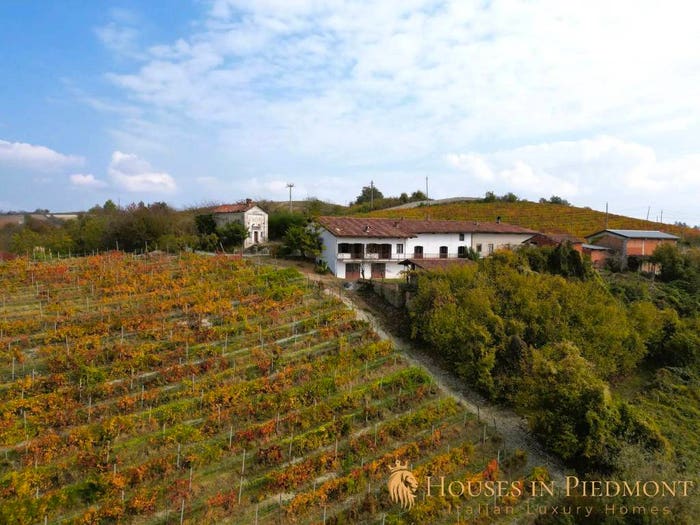 Casa con 6 locali in vendita in Clavesana
