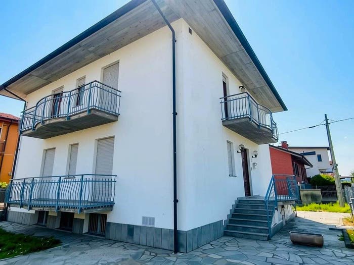 Appartamento con 5 locali in vendita in Via Vivaro, Borgo Piave Corso Europa Zona Ferrero, Alba
