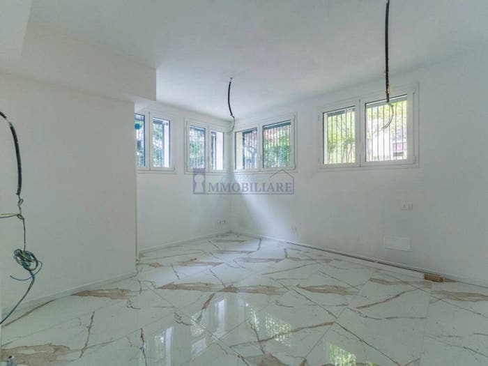 Appartamento monolocale in vendita in Via delle Primule, Lorenteggio, Milano