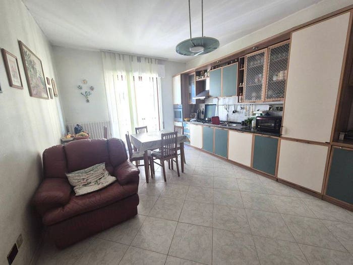 Appartamento quadrilocale in vendita in Via Cardinale Guglielmo Sirleto, Mater Domini Cavita, Catanzaro