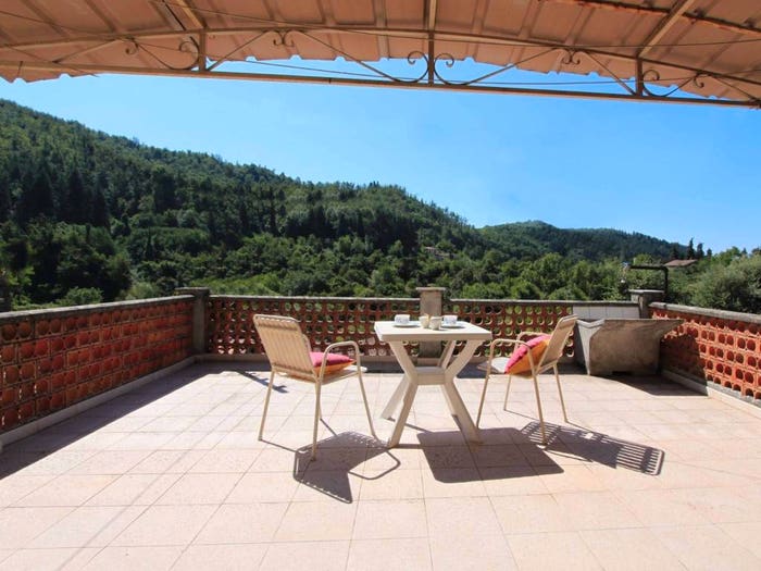 Casa con 6 locali in vendita in Piazza Vegliante Torri, Centro, Licciana Nardi