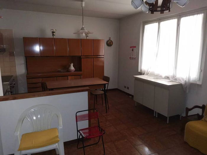 Casa con 6 locali in vendita in Via Camillo Benso di Cavour, Azzio