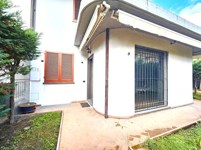 Appartamento trilocale in vendita in Via Pietro Borgognoni, Pistoia Ovest, Pistoia