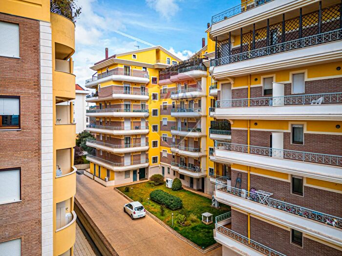 Appartamento con 5 locali in vendita in Via Carlo Felice, Sassari