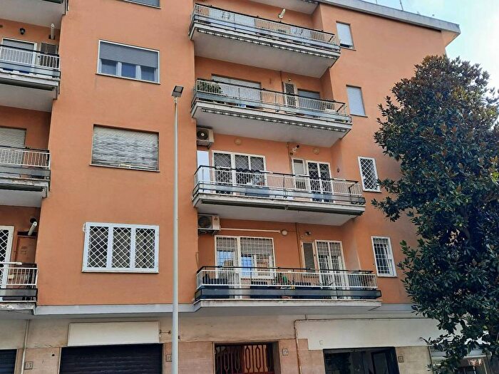 Appartamento trilocale in vendita in Via Gaudenzio Fantoli, Portuense, Roma