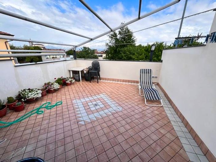 Appartamento quadrilocale in vendita in Piazza Bellucci, Centro, Agliana