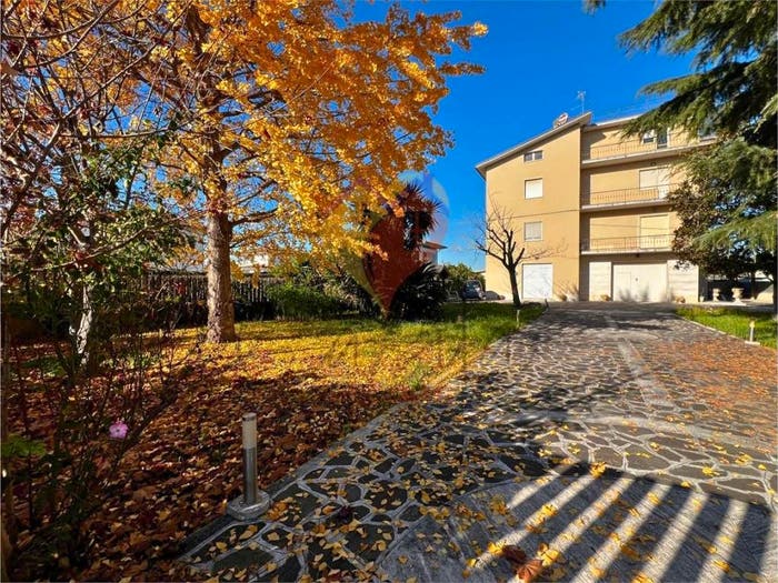 Casa con 6 locali in vendita in Viale Gran Sasso, Corropoli