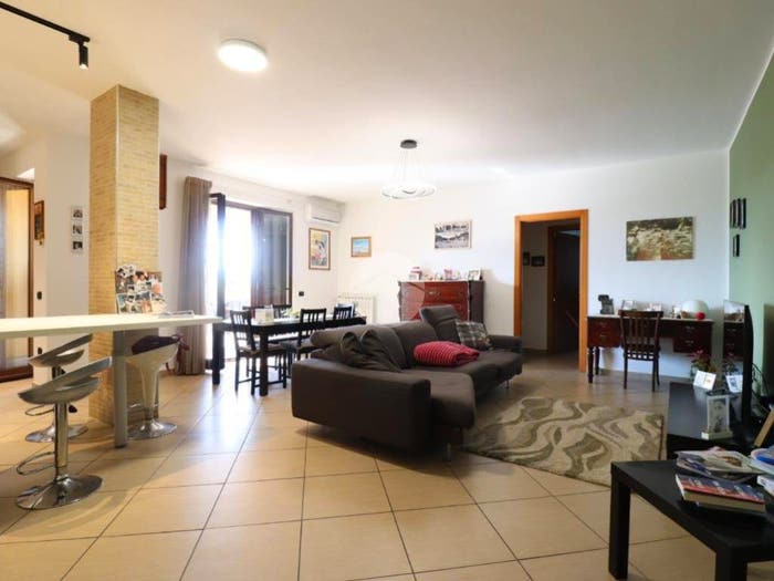 Appartamento quadrilocale in vendita in Via Pietro Nenni, Centro, Mosciano Sant'Angelo