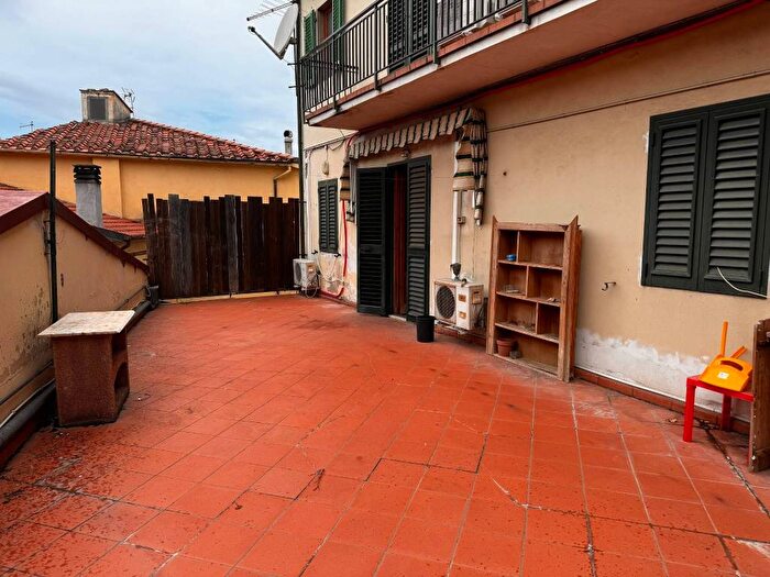 Appartamento con 5 locali in vendita in Piazza Giuseppe Giusti, Centro, Monsummano Terme