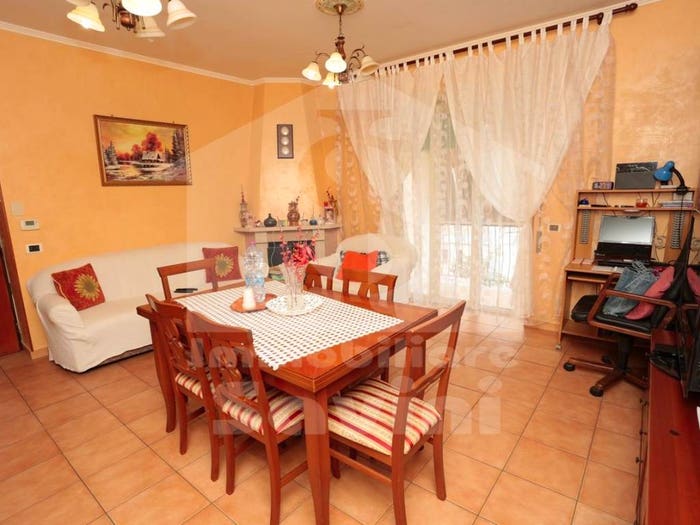Appartamento trilocale in vendita in Via Chatillon, Centro, Genzano di Roma