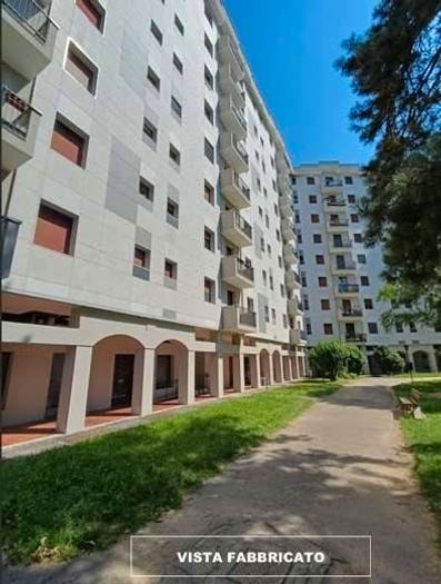Appartamento trilocale in vendita in Via Milano, Centro, Garbagnate Milanese