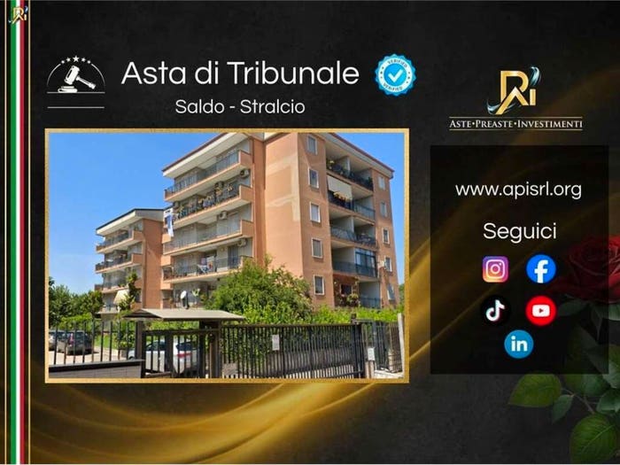 Appartamento con 5 locali in vendita in Via maiuri, Aversa