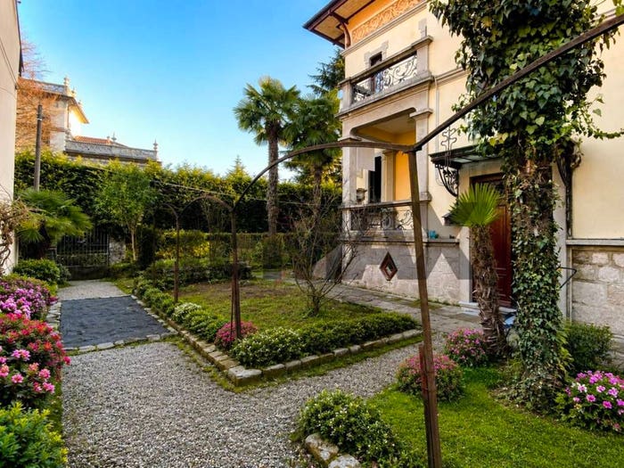 Casa con 6 locali in vendita in Via Carcano, Centro, Lesa