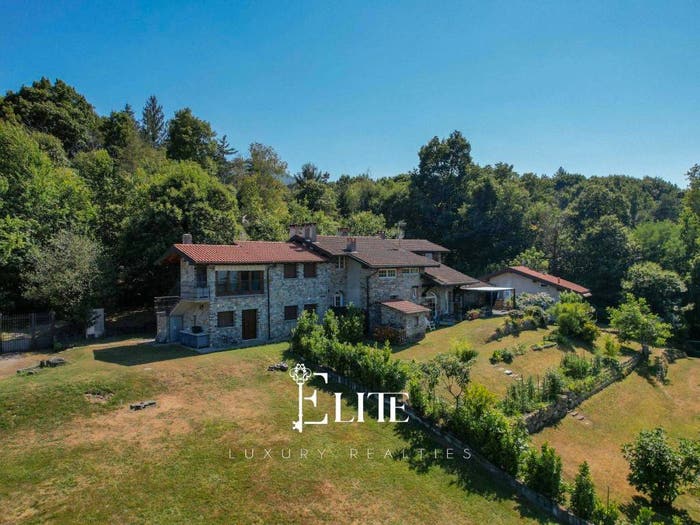 Casa con 6 locali in vendita in Via alla Pineta, Brezzo di Bedero