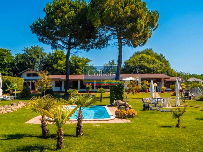 Casa con 6 locali in vendita in Via dell'Ussellino, Centro, Invorio