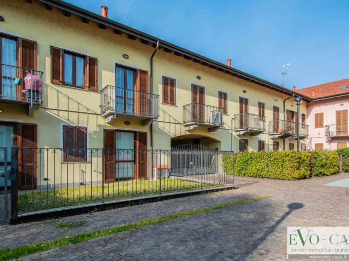 Appartamento trilocale in vendita in Via San Gerolamo, Centro, Castano Primo