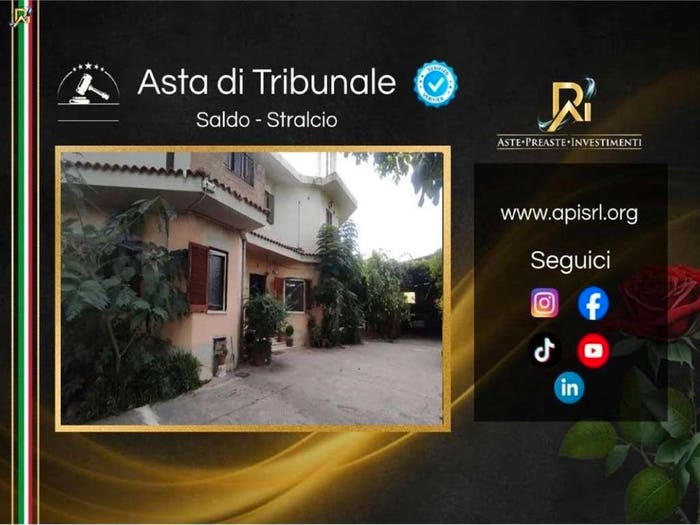 Appartamento con 6 locali in vendita in Via Gian Battista Vico, Bosco Strisce, Rosarno