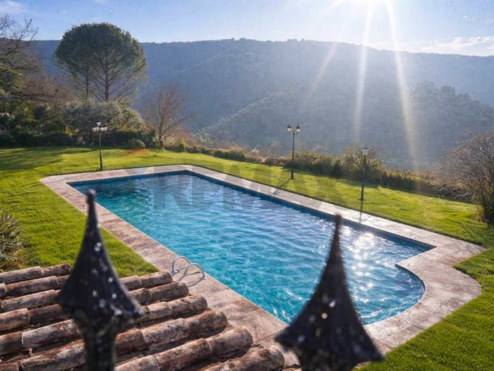 Casa con 6 locali in vendita in via San Bernardino, Bettona