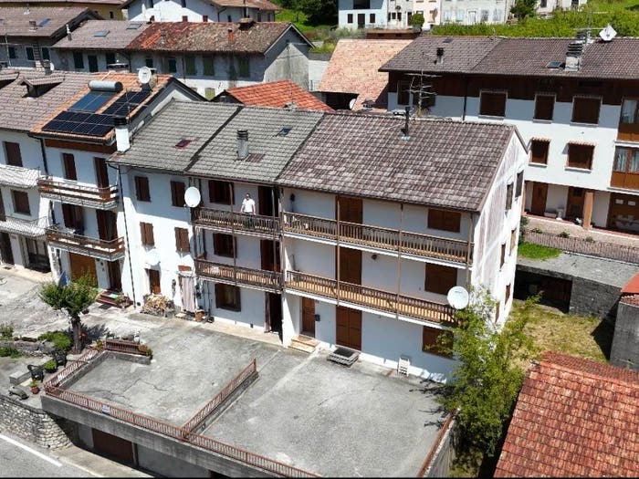 Casa con 6 locali in vendita in Via Vittorio Veneto, Centro, Barcis