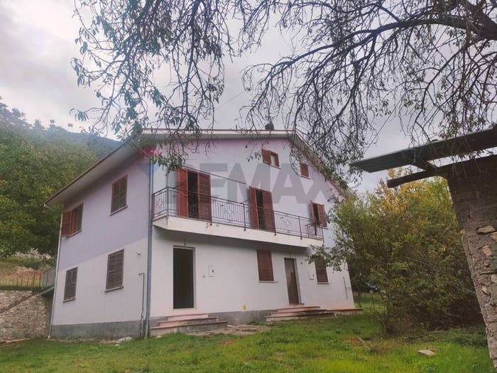 Casa con 5 locali in vendita in Centro, San Pio delle Camere