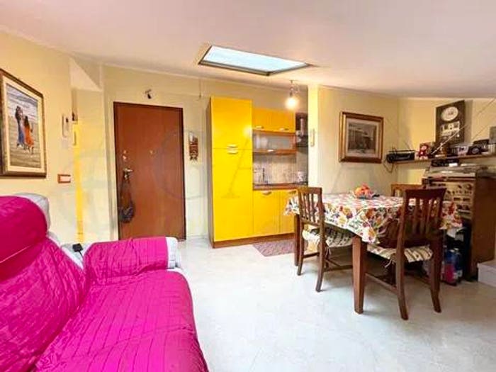 Appartamento trilocale in vendita in Largo Sgorini, Centro, Toirano