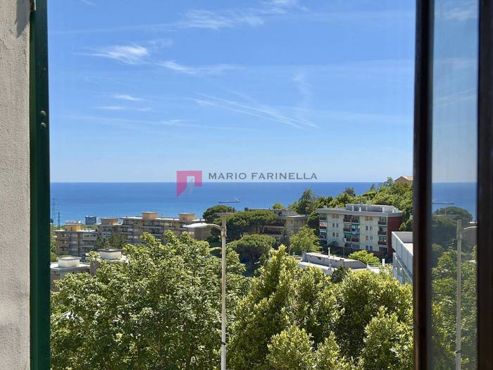 Appartamento trilocale in vendita in Via Bartolomeo Bianco, Granarolo, Genova