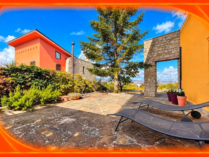 Casa con 6 locali in vendita in Contrada Villafranca, Centro, Pignola