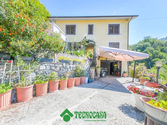 Casa con 5 locali in vendita in Via Serralta, Podenzana