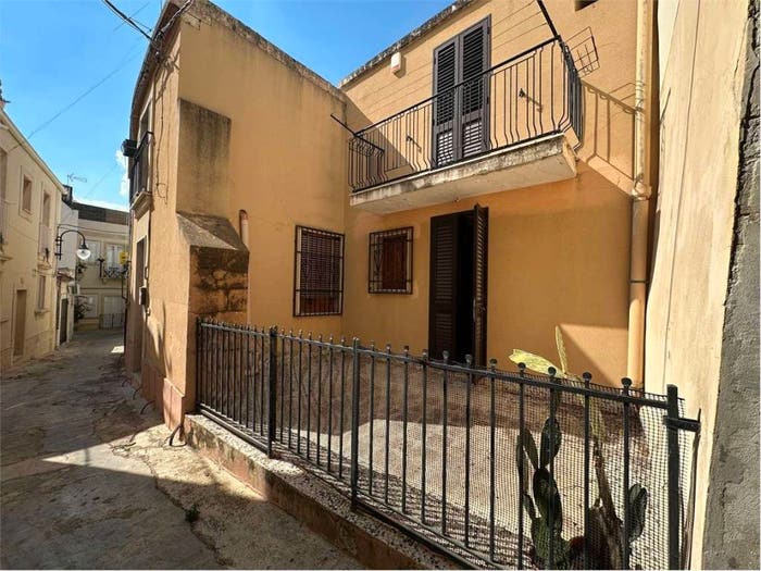 Appartamento con 5 locali in vendita in Vico Abate, Centro, Noto