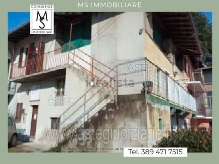 Appartamento con 5 locali in vendita in Via Vittorio Veneto, Travedona Monate, TravedonaMonate