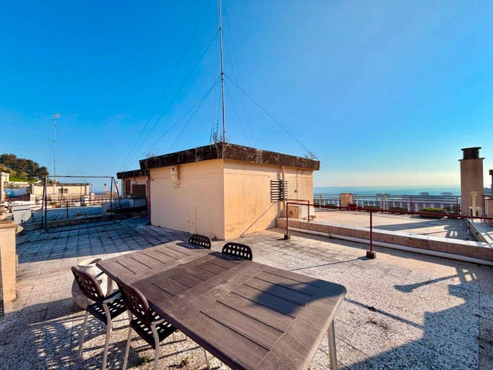 Appartamento trilocale in vendita in Via Laviosa, Pegli, Genova