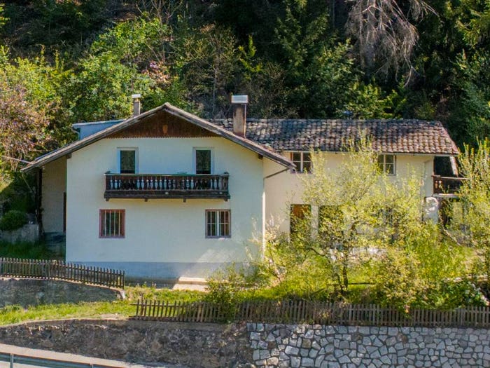 Casa con 6 locali in vendita in San Pietro, Chiusa