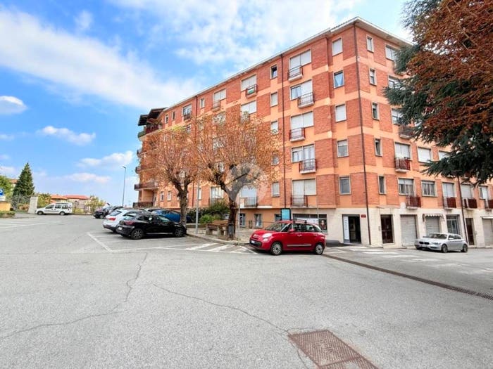 Appartamento trilocale in vendita in Piazza vittorio veneto, Centro, Forno Canavese