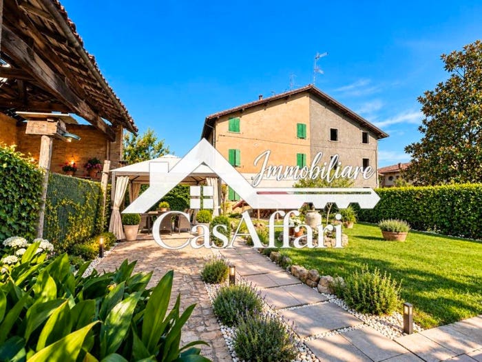 Casa con 6 locali in vendita in Via Scuole Vecchie, Centro, Casalgrande