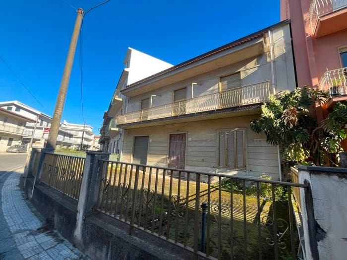 Casa con 6 locali in vendita in VIA STATALE SANT'ANTONINO, Centro, Barcellona Pozzo di Gotto