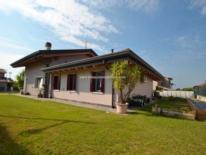 Casa con 5 locali in vendita in Via Zonconi, Castelnuovo del Garda
