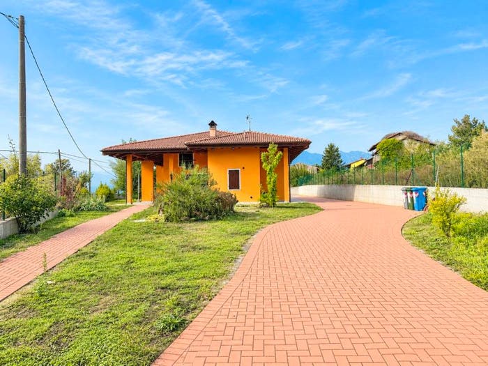 Casa con 6 locali in vendita in Via Trasagnis, Piossasco