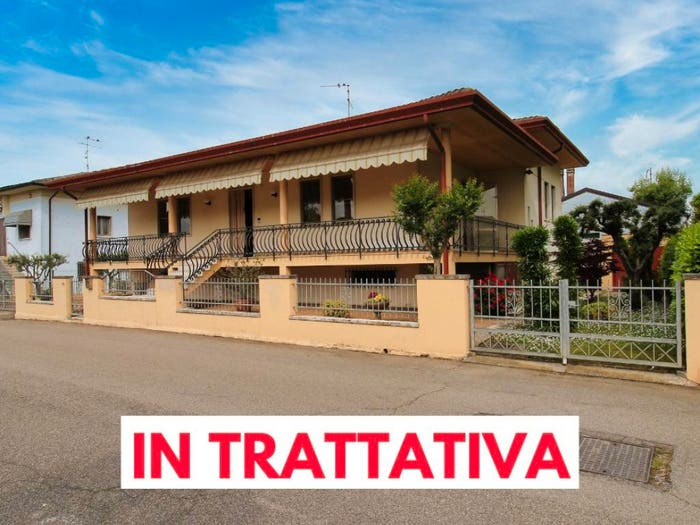 Casa con 6 locali in vendita in Via Aprile, Centro, Ronco all'Adige