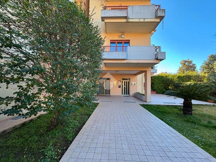 Appartamento quadrilocale in vendita in Via Ugo Foscolo, Castelnuovo Vomano, Castellalto
