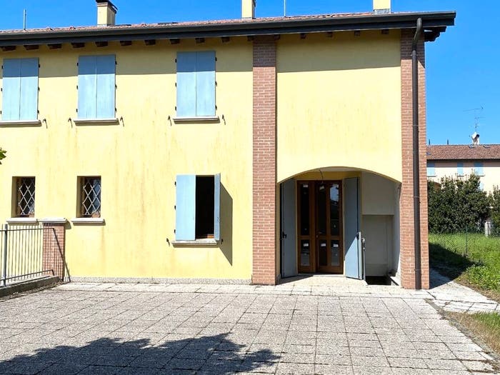 Casa con 6 locali in vendita in Via Per Ferrara, Centro, Finale Emilia